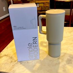 Simple modern 40oz trek tumbler